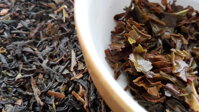 Broken leaf azorský černý sypaný čaj list a po vylouhování