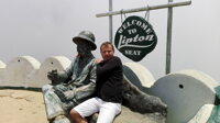 Čajopíjec a sir Thomas Lipton. Čajopíjec a sir Thomas Lipton.